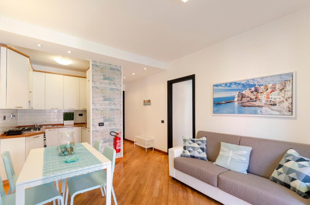 Apartment Dock Of The Bay Genova: Waterfront With Porto Antico Views